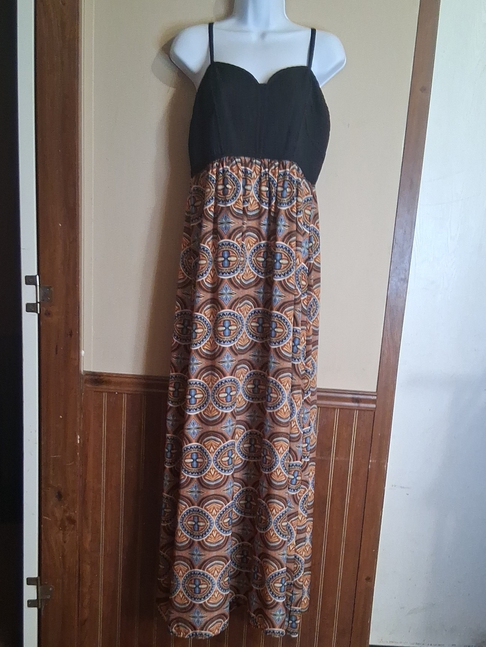 Forever 21 NWOT Black Bodice Brown Printed Maxi Dress